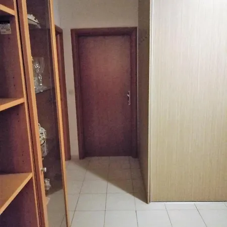 Zentrale Ferienwohnung Mit Ueberdachtem Balkon Appartamento Zara