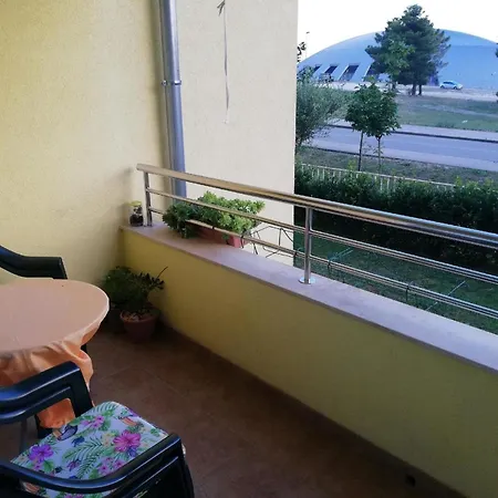 Zentrale Ferienwohnung Mit Ueberdachtem Balkon * Zara